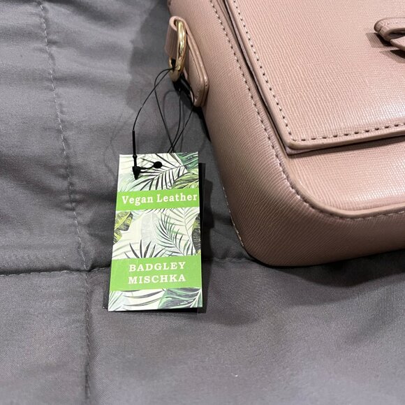 🎁 NWT 🎁 Badgley Mischka Dusty Pink Crossbody Purse with Accent Scarf - Picture 2 of 9